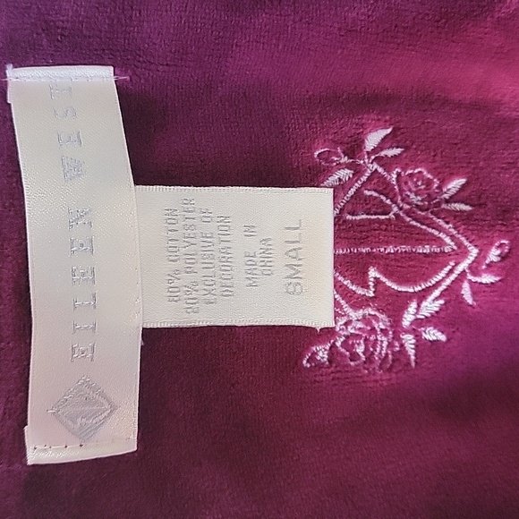 Eileen West Burgundy Women's Velour Robe Size Small Tie Front‎ - Picture 2 of 10